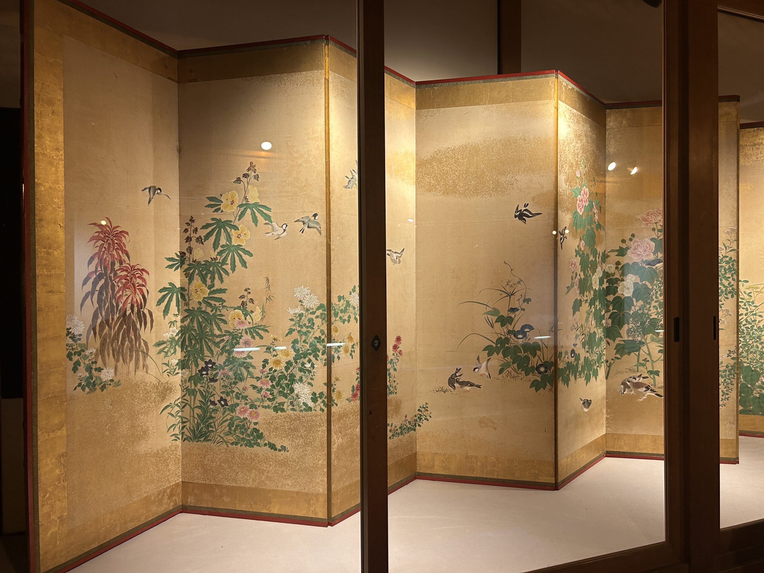 白井直賢筆　秋草小禽図屏風