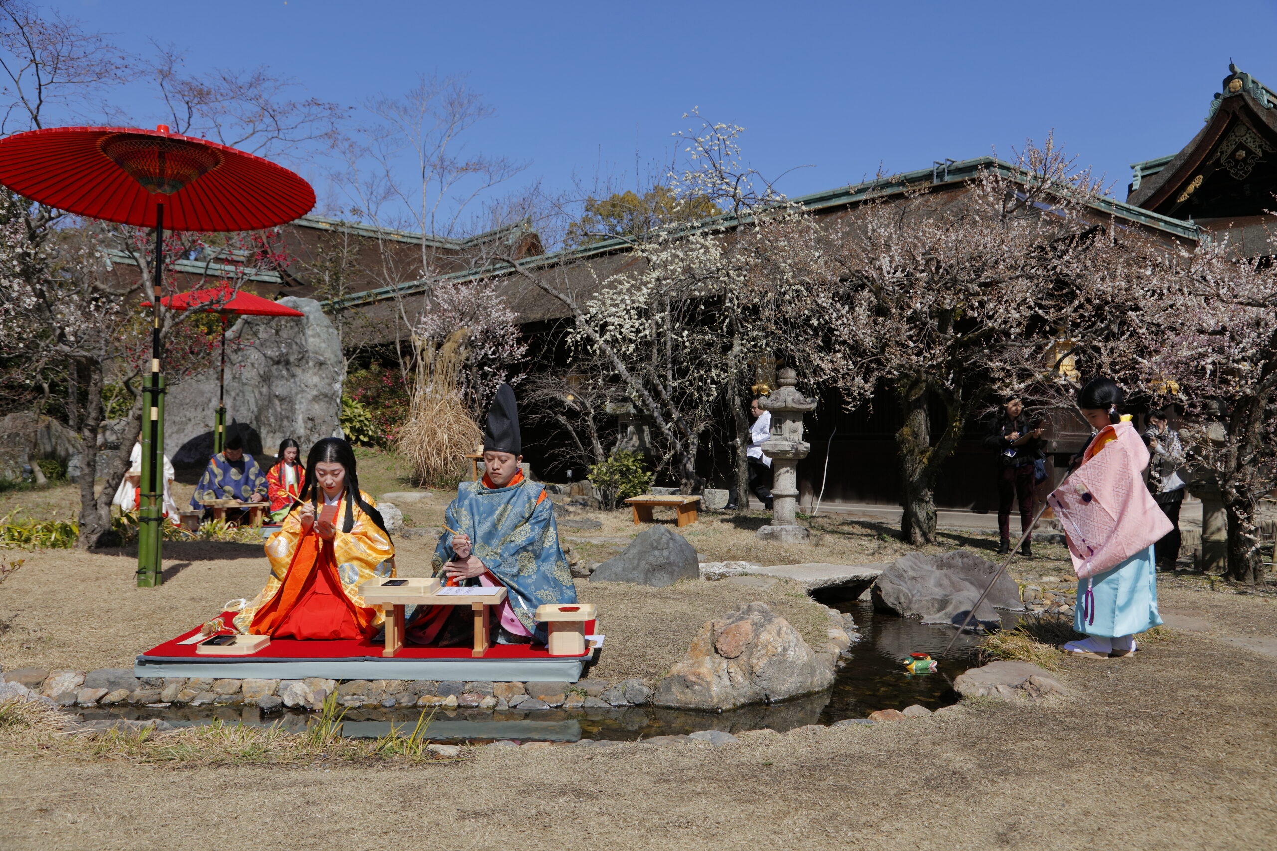 春の曲水の宴開始